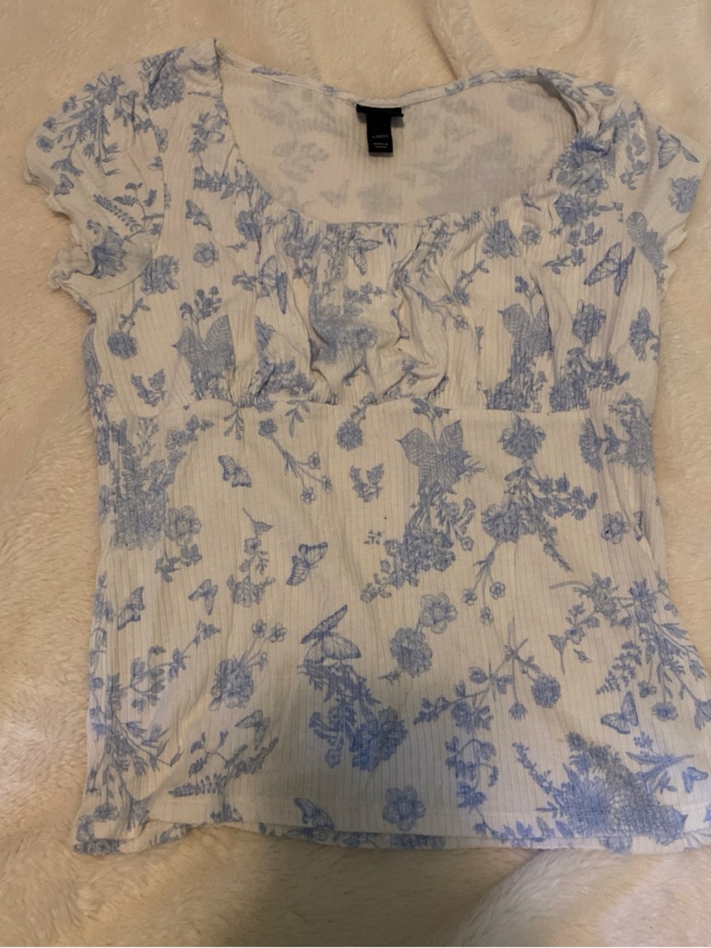 Art Class White & Light Blue Floral Short Sleeve Top